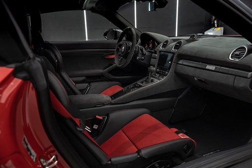 Porsche Spyder RS rouge-064