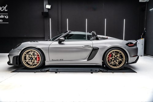 Porsche Spyder RS grise-68