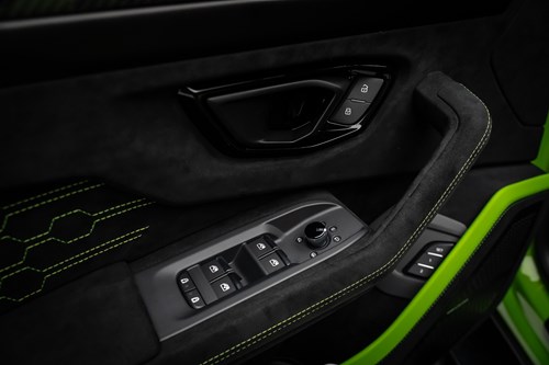 Lamborghini Urus-100