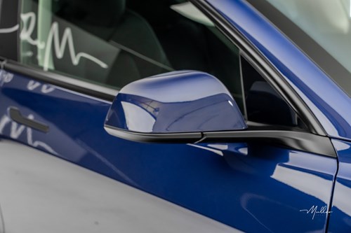 Tesla Model 3 bleu-162