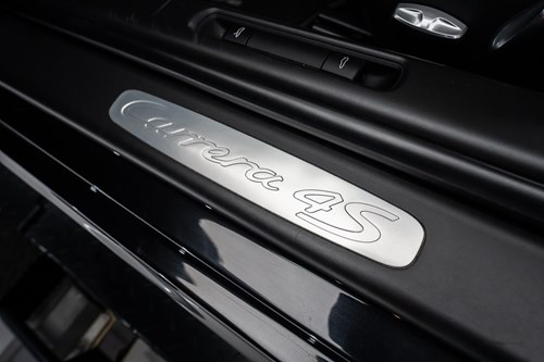 Porsche Carrera 4s noire-49