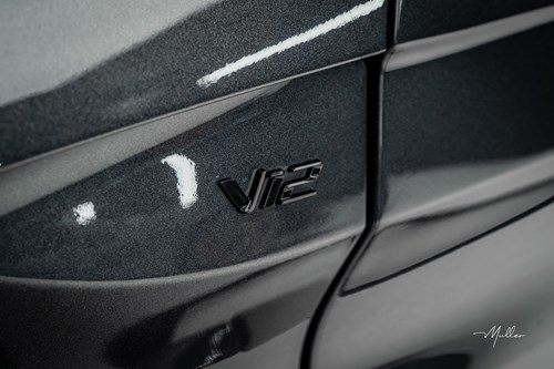 Aston Martin Vantage V12-249