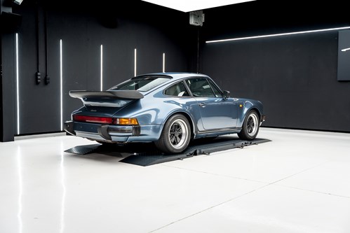 Porsche 930 turbo bleue-80