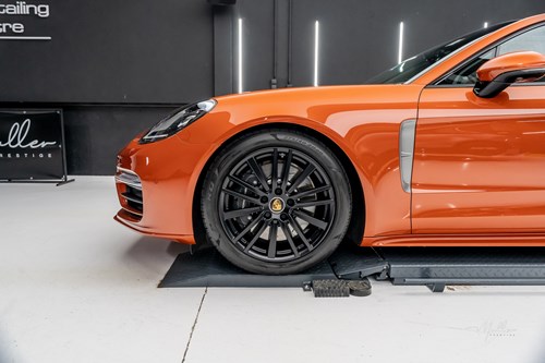 Porsche Panamera Sélection Orange-087
