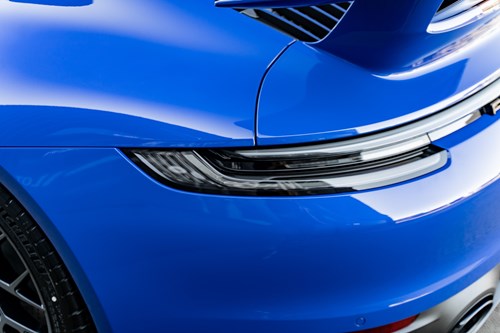 Porsche Carrera 4 bleue-136