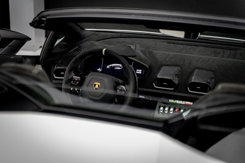 Lamborghini Superlegera blanche-36