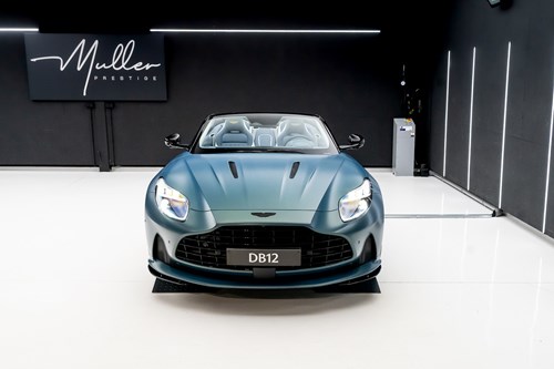 Aston Martin DB12 Volante bleue-57