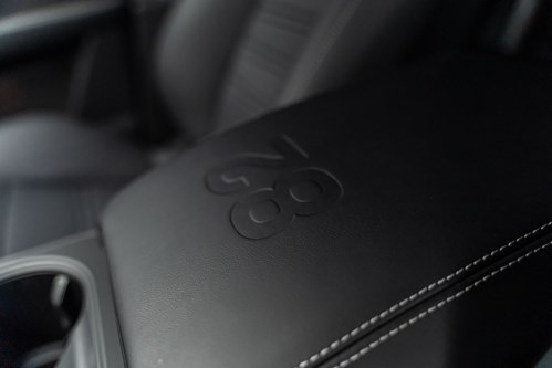 Porsche Cayenne Turbo gris foncé-104