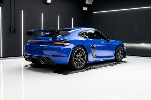 Porsche GT4 RS bleue jantes noires-34