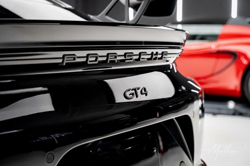 Porsche-gt4-718-muller-car-detailing-51