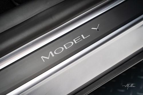 Tesla Model Y gris mate-092