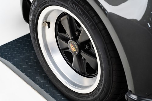 Porsche 930 Turbo grise-48