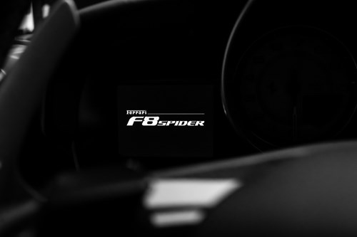 Ferrari F8 Spider Jaune-31