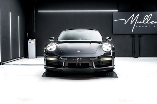 Porsche 911 Turbo S noire-90