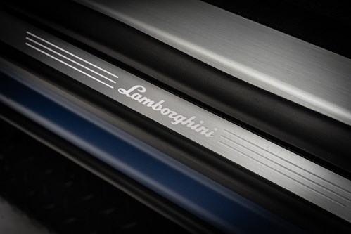 Lamborghini Urus bleu-53