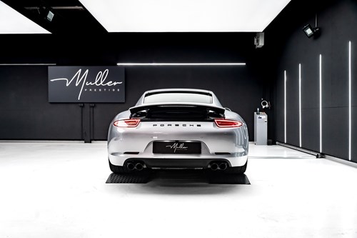 Porsche Carrera GTS grise-49