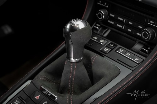 Porsche-gt4-718-muller-car-detailing-17