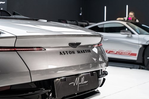Aston Martin DB12-110