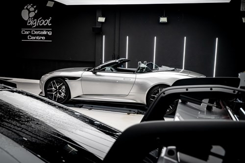 Aston Martin DB12-087