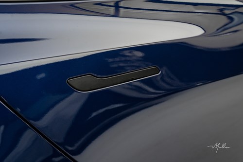 Tesla Model 3 bleu-140