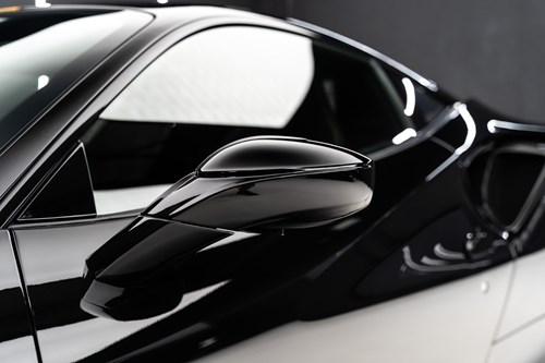 Ferrari 488 Pista noire et or-15