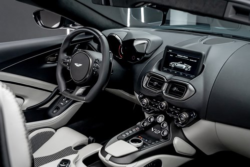 Aston Martin Vantage V12 verte mate-109