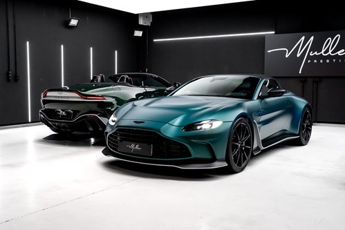 Aston Martin Vantage verte et blance V12-172