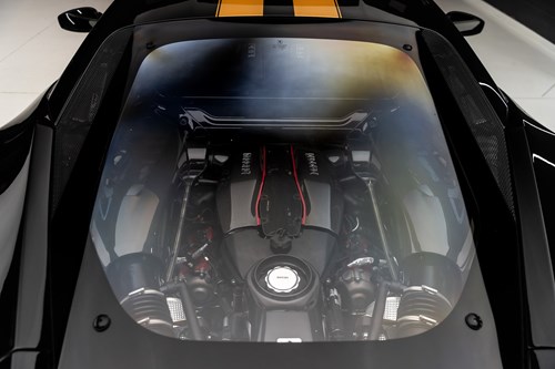 Ferrari 488 Pista noire et or-23