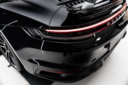 Porsche 911 Turbo S noire-69