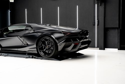 Lamborghini Revuelto-33