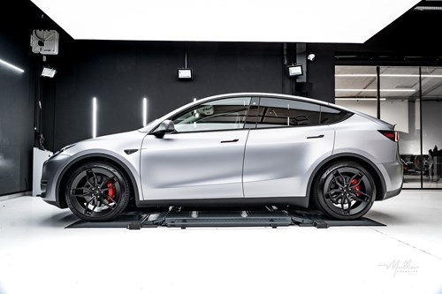 Tesla Model Y gris mate-124