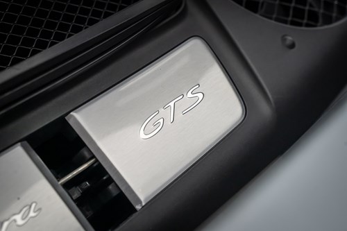 Porsche Carrera GTS grise-81