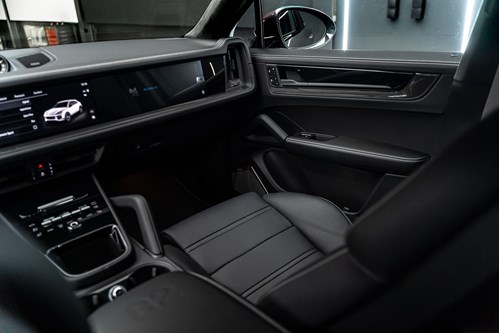 Porsche Cayenne Turbo gris foncé-107