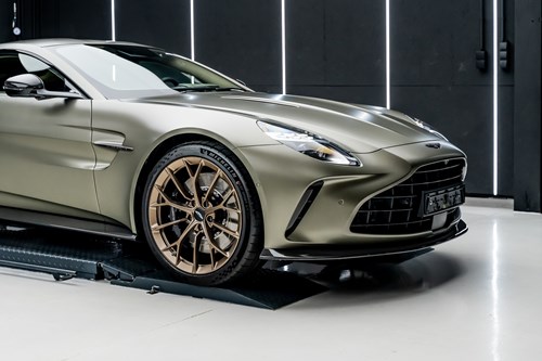 Aston martin verte kaki-56