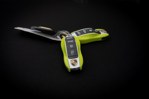 Porsche Spyder RS jaune-39