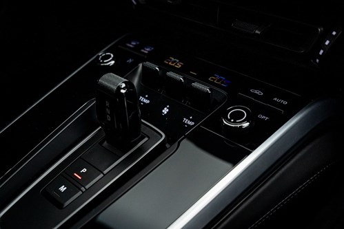 Porsche 911 Turbo S noire-62