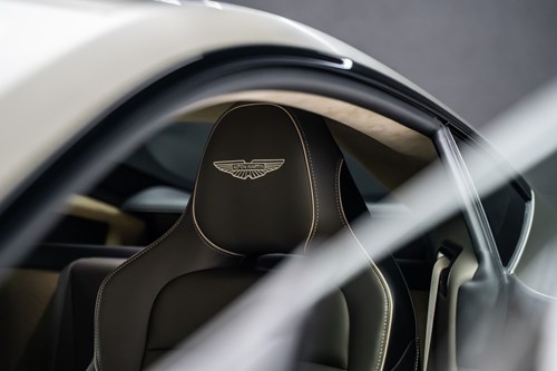 Aston martin verte kaki-49