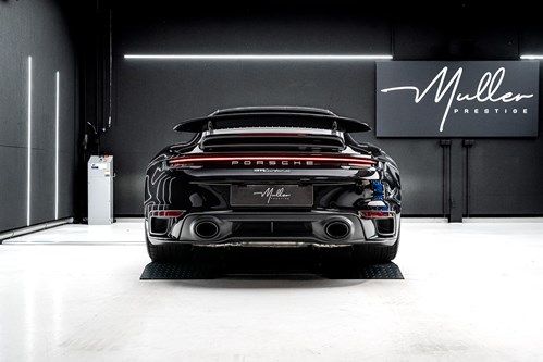 Porsche 911 Turbo S noire-65