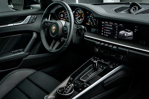 Porsche 911 Turbo S noire-57