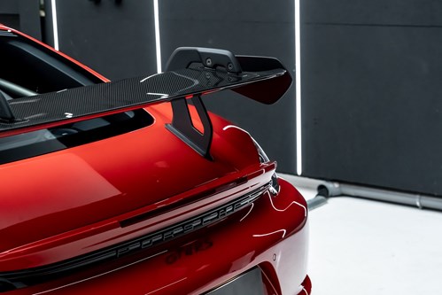 Porsche GT4 RS rouge-87