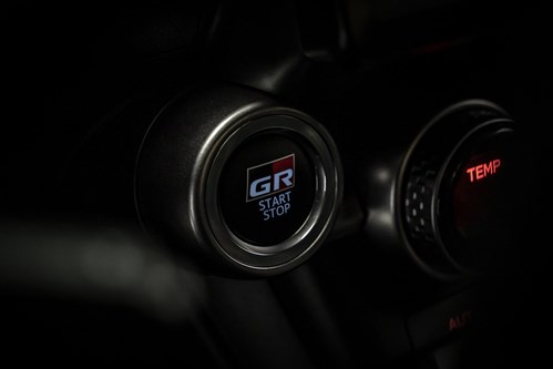Toyota GR86-12