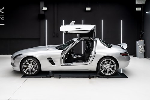 Mercedes SLS 63-32
