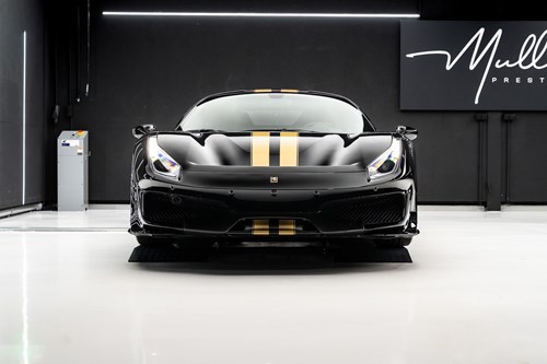 Ferrari 488 Pista noire et or-02