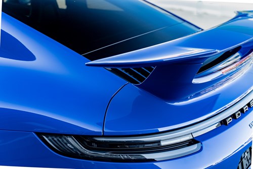 Porsche Carrera 4 bleue-137