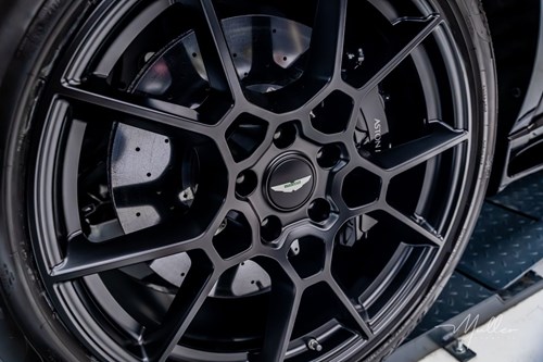 aston-martin-dbx-bleue-116