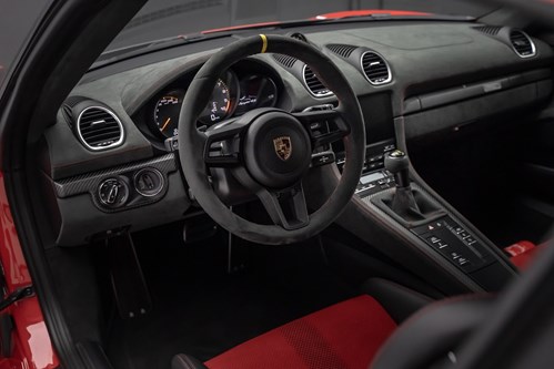 Porsche Spyder RS rouge-059