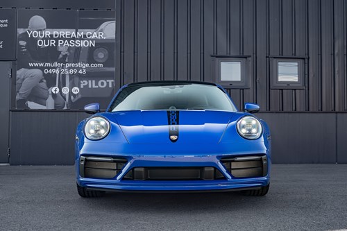 Porsche Carrera 4 bleue-130