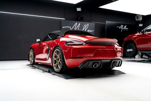 Porsche Spyder RS rouge-079