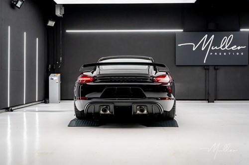 Porsche-gt4-718-muller-car-detailing-45