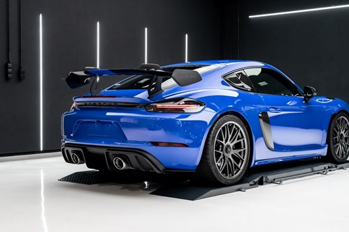 Porsche GT4 RS bleue jantes noires-04